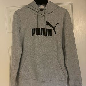 Puma women’s sweat shirt. Only worn once to try on!